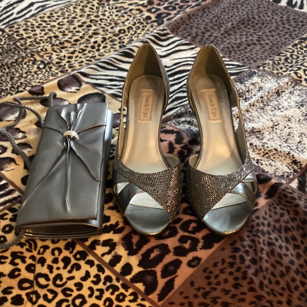 🌈🌈Dyed pewter clutch and dyed pewter 2 1/2 inch shoes